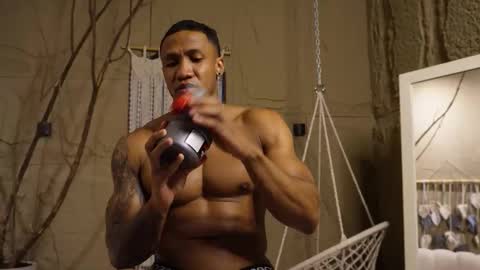 Snapshot of logan_varela chatting on September 2025 10:59:02 AM logan_varela online show from September 2025 10:59:02 AM