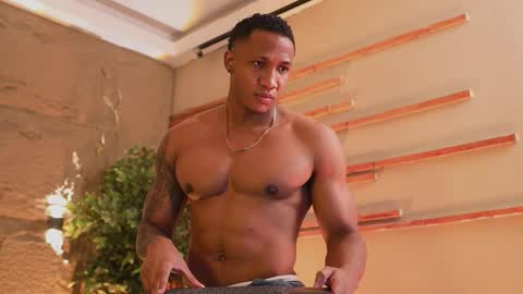 Snapshot of logan_varela chatting on November 2025 12:42:02 AM logan_varela online show from November 2025 12:42:02 AM