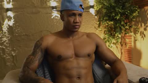 Snapshot of logan_varela chatting on November 2025 12:47:01 PM logan_varela online show from November 2025 12:47:01 PM