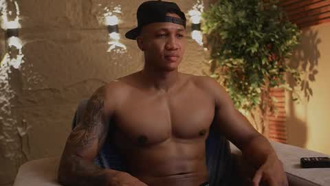 Snapshot of logan_varela chatting on November 2025 01:32:01 PM logan_varela online show from November 2025 01:32:01 PM