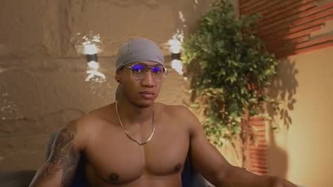 Snapshot of logan_varela chatting on November 2025 12:16:02 PM logan_varela online show from November 2025 12:16:02 PM