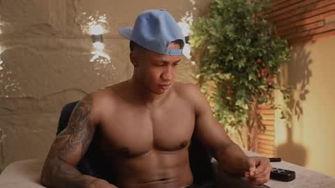 Snapshot of logan_varela chatting on November 2025 12:44:02 PM logan_varela online show from November 2025 12:44:02 PM