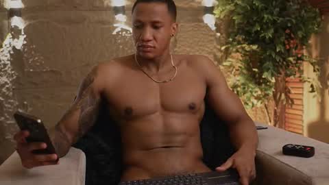 Snapshot of logan_varela chatting on November 2025 10:03:02 PM logan_varela online show from November 2025 10:03:02 PM