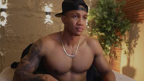 Snapshot of logan_varela chatting on November 2025 04:38:01 PM logan_varela online show from November 2025 04:38:01 PM