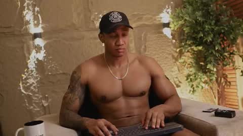 Snapshot of logan_varela chatting on November 2025 12:17:01 PM logan_varela online show from November 2025 12:17:01 PM