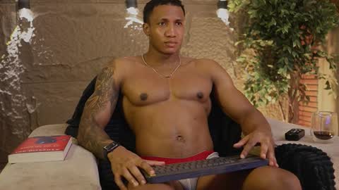 Snapshot of logan_varela chatting on November 2025 09:50:01 PM logan_varela online show from November 2025 09:50:01 PM