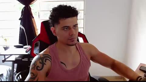 Snapshot of loganandrwz chatting on February 2026 08:13:02 PM Loganandrwz online show from February 2026 08:13:02 PM