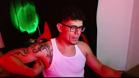 Snapshot of loganandrwz chatting on February 2026 01:54:01 AM Loganandrwz online show from February 2026 01:54:01 AM