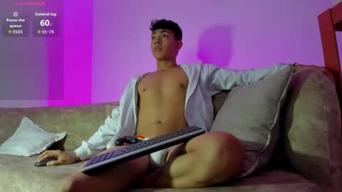 logantwink18 online show from November 2025 07:21:01 PM