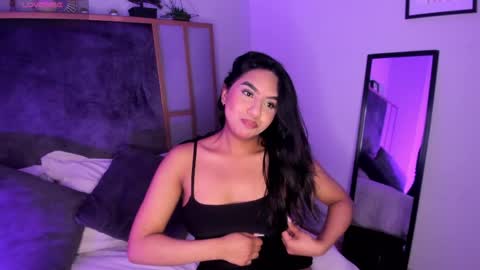 Snapshot of lola_12_ chatting on April 2026 01:57:02 PM Lola online show from April 2026 01:57:02 PM