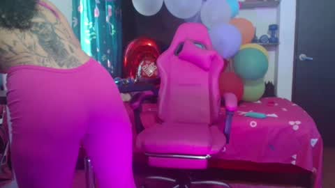 lola_fiery online show from September 2025 01:25:02 PM