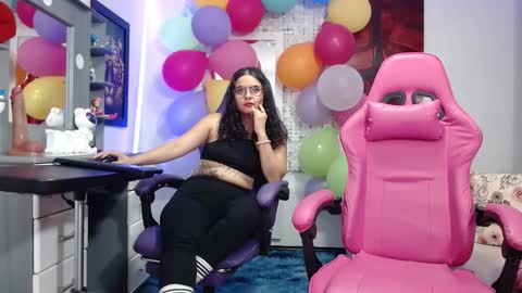 lola_fiery online show from September 2025 01:27:01 PM