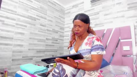 Lola online show from February 2025 11:35:02 AM