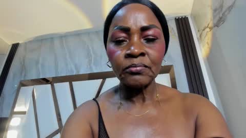 Lola online show from November 2025 11:32:01 AM