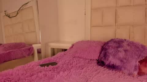 lola_js online show from October 2025 12:53:02 PM