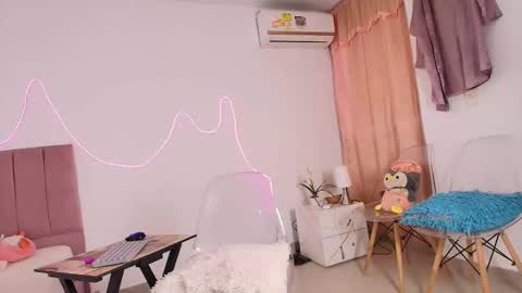 Snapshot of lola_lustrum chatting on April 2026 01:31:02 PM lola_lustrum online show from April 2026 01:31:02 PM