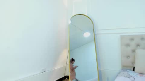 lola red online show from February 2026 06:59:02 PM