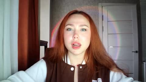 Snapshot of lolaamint_ chatting on March 2026 09:48:01 AM LolaaMint online show from March 2026 09:48:01 AM