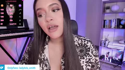 Snapshot of lolaasmith_21 chatting on January 2025 09:37:01 PM lolaasmith_21 online show from January 2025 09:37:01 PM