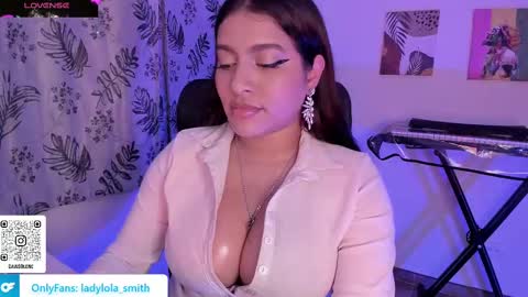 Snapshot of lolaasmith_21 chatting on March 2025 03:51:02 AM lolaasmith_21 online show from March 2025 03:51:02 AM