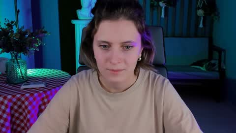Snapshot of lolaasmus chatting on December 2024 11:24:01 PM I consider myself the god Loki but life just calls me LOL online show from December 2024 11:24:01 PM