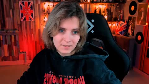 Snapshot of lolaasmus chatting on December 2024 08:53:02 AM I consider myself the god Loki but life just calls me LOL online show from December 2024 08:53:02 AM