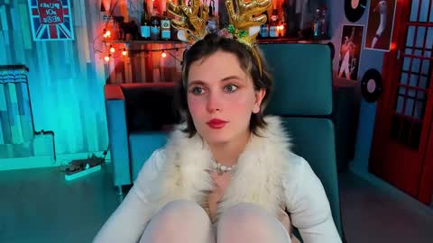 Snapshot of lolaasmus chatting on December 2024 11:32:01 AM I consider myself the god Loki but life just calls me LOL online show from December 2024 11:32:01 AM