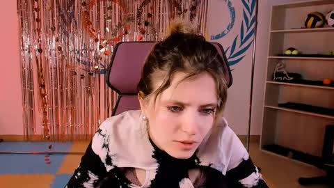 Snapshot of lolaasmus chatting on February 2025 11:20:02 AM I consider myself the god Loki but life just calls me LOL online show from February 2025 11:20:02 AM