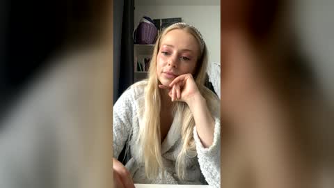 Snapshot of lolacutiex chatting on June 2026 11:38:01 AM lolacutiex online show from June 2026 11:38:01 AM
