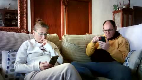 LOLA HUESO y ERIC online show from February 2025 03:15:02 PM