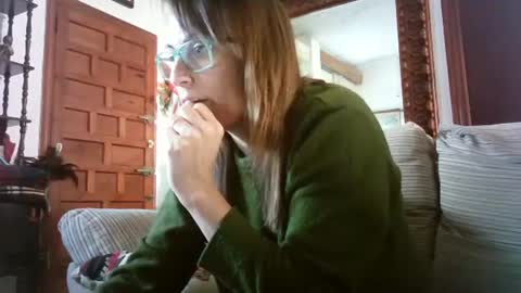 LOLA HUESO y ERIC online show from February 2025 04:24:02 PM