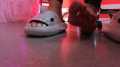 lolalemona online show from December 2024 06:25:01 PM