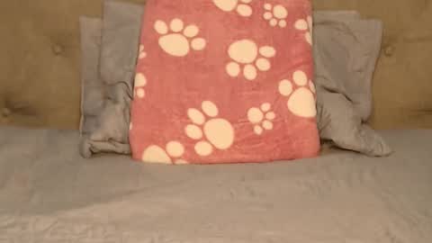 Lola online show from October 2025 10:30:02 PM