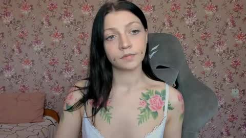 Snapshot of lolarozzie chatting on May 2026 04:06:02 AM Lola Next stream January 6th at 0500am 30 minutes GMT online show from May 2026 04:06:02 AM