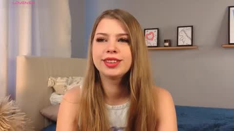 Lola online show from November 2025 08:11:02 AM