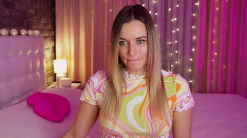 Victoria online show from January 2025 05:45:02 PM