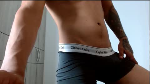 lonelydick2002 online show from January 2025 06:08:02 PM