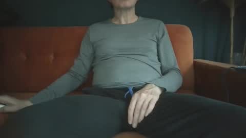 Snapshot of longwet1 chatting on December 2025 10:09:01 AM longwet1 online show from December 2025 10:09:01 AM