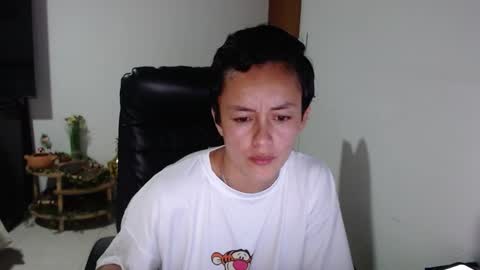 Snapshot of look_my_cam chatting on October 2025 11:17:02 PM lucy online show from October 2025 11:17:02 PM