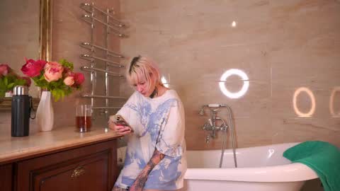  Adele Ellie and Lou   Sally Dana and Bonnie online show from November 2025 01:47:02 PM