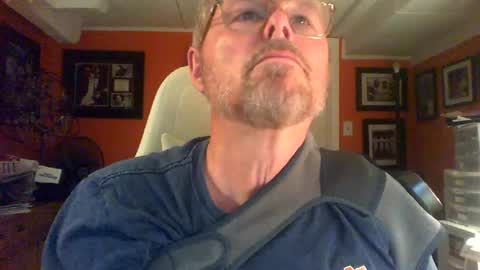 loosegravl online show from July 2026 06:54:01 PM