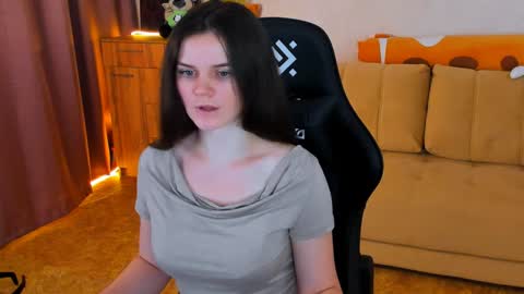 Lora Cain online show from December 2024 01:51:01 PM