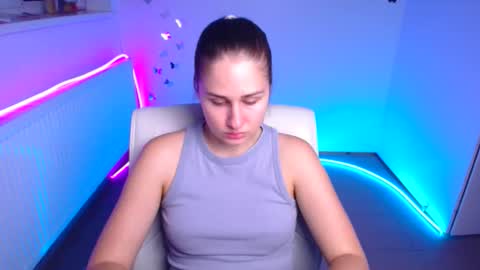 Lora online show from October 2025 05:41:02 AM