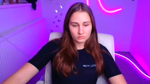 Lora online show from November 2025 06:57:02 AM