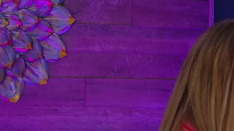 Lora online show from February 2026 08:27:01 PM