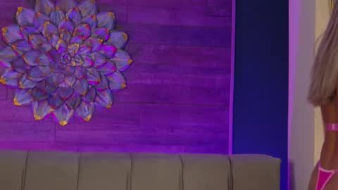 Lora online show from March 2026 09:10:01 PM