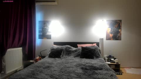 Lora online show from January 2025 11:04:02 AM