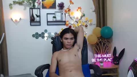 lord_hotasian online show from November 2025 08:55:01 PM