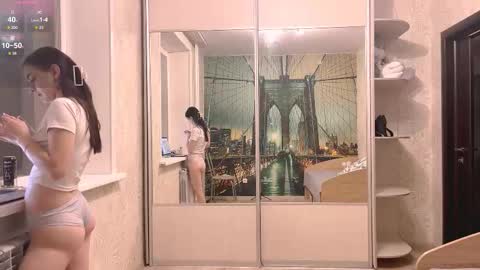 Olivia online show from November 2025 12:27:01 PM