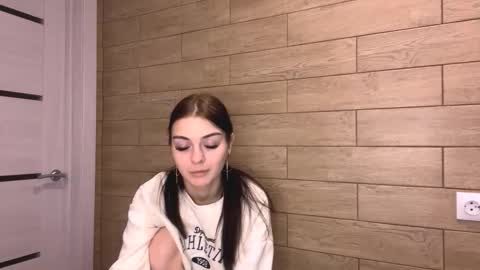 Olivia online show from December 2025 11:50:01 AM